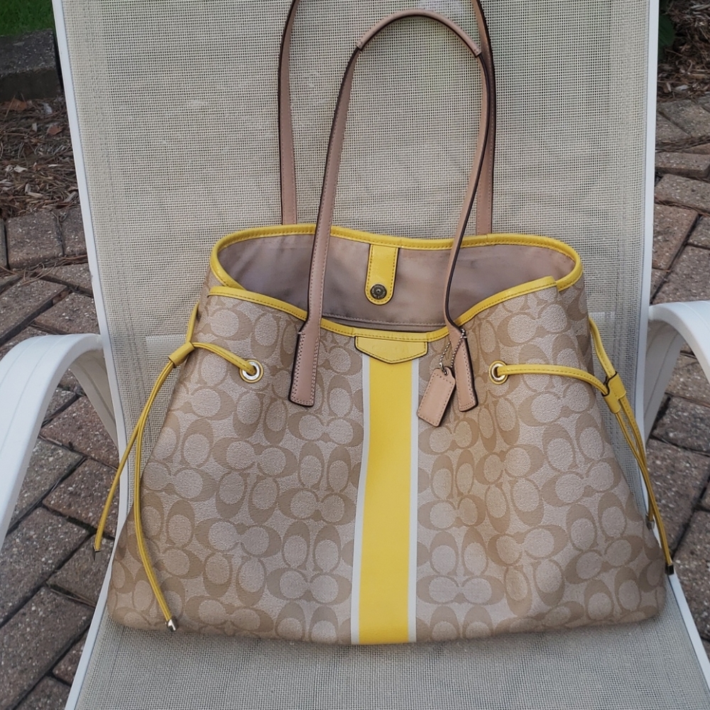 Large Coach tote bag carryall